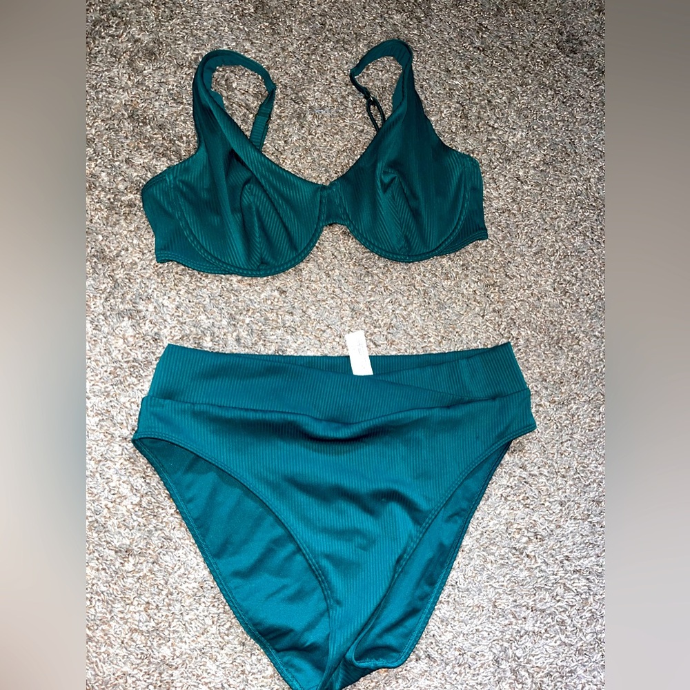 Hollister ribbed two piece (curvy)